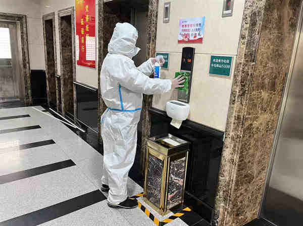 夜未眠 盼平安|hjc黄金城物业与您温暖同行